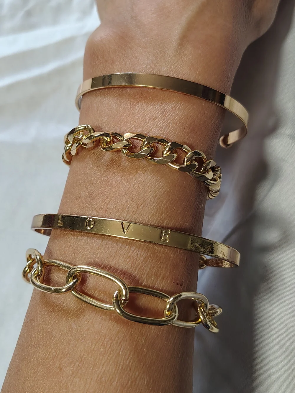 Set Of 4 Chains Of Love Inspired Gold Tone Stacking Bracelet Set